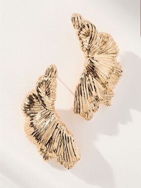 8 Other Reasons The Dune Stud Earrings